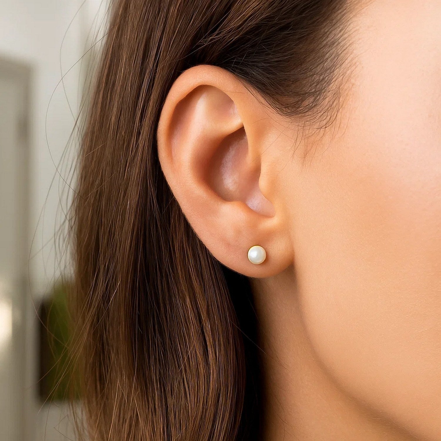 14k Yellow Gold Freshwater Cultured White Pearl Stud Earrings (4mm)