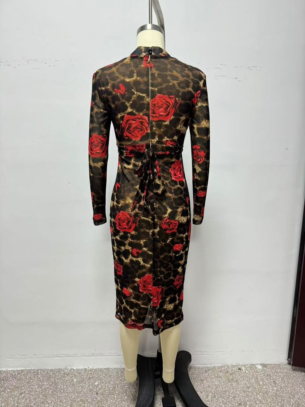 Winter V neck Slim Knitted Leopard Rose Print Sheath Long Sleeve Dress