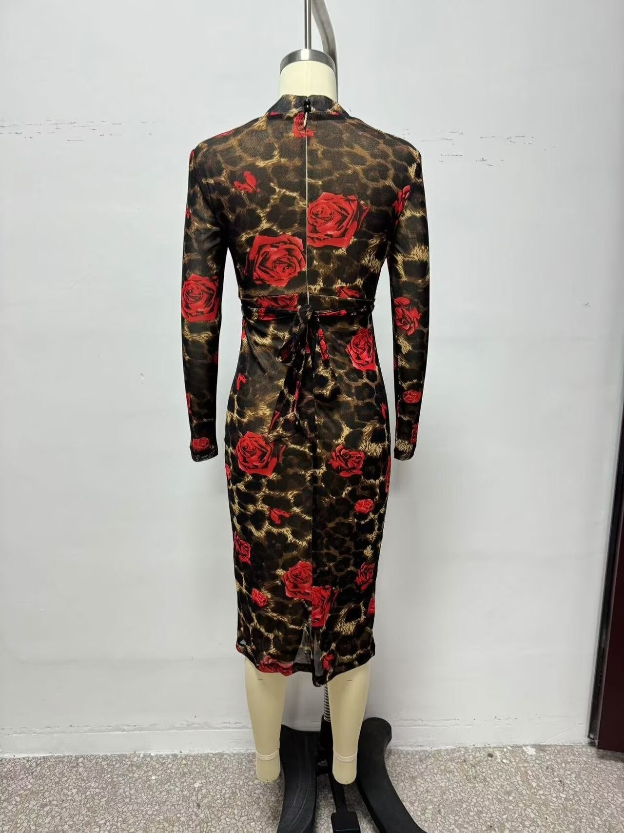 Winter V neck Slim Knitted Leopard Rose Print Sheath Long Sleeve Dress