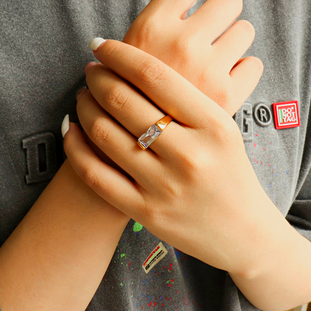 JOLIE CRYSTAL RING