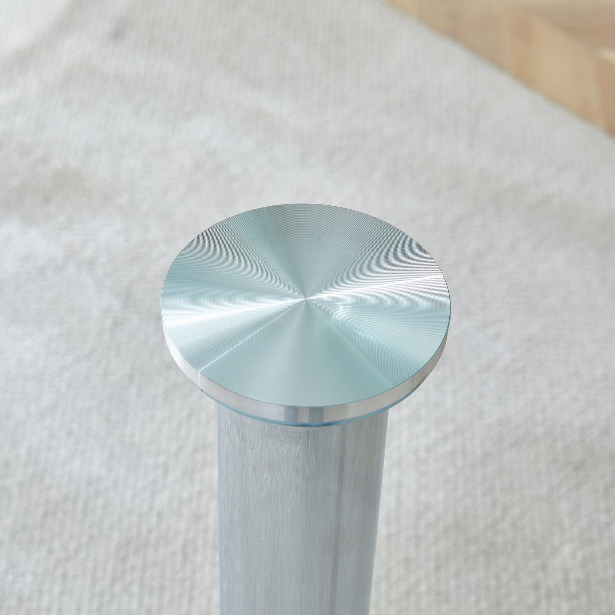 Modern Minimalist Circular Dining Table with Glass Top and Electroplated Silver Metal Legs for Restaurants and Living Rooms