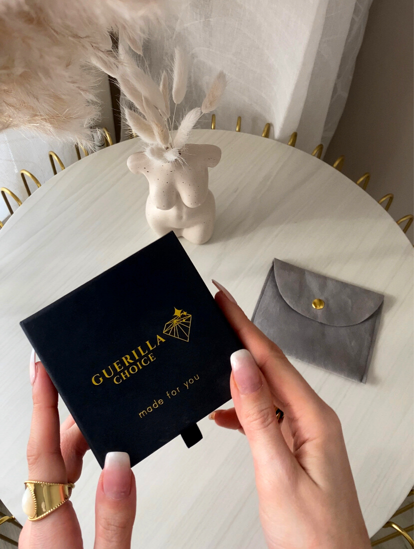 ALISON CHARM CHAIN NECKLACE