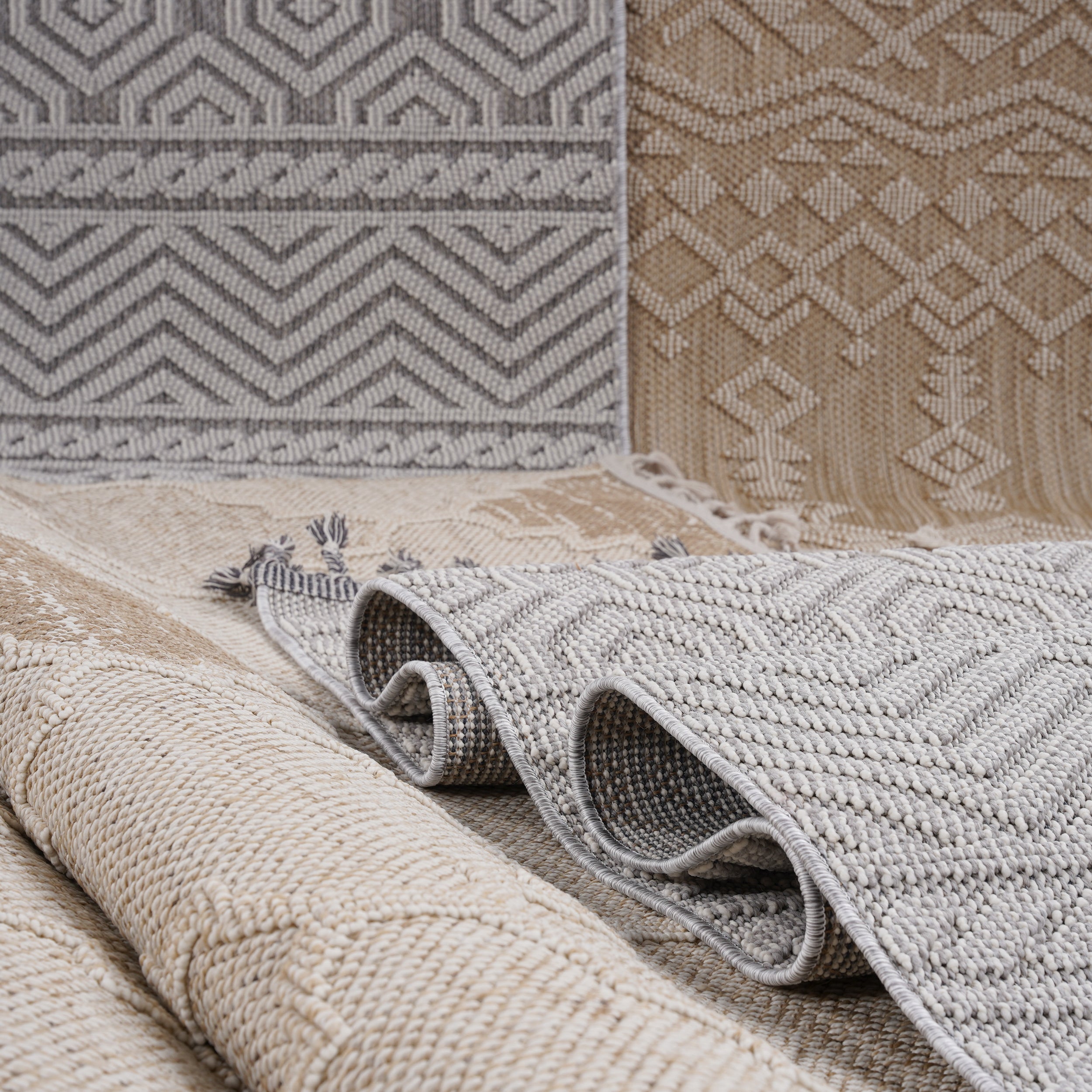 NAAR Guros Collection 2X8 Cream / Trellis Indoor / Outdoor Runner Rug
