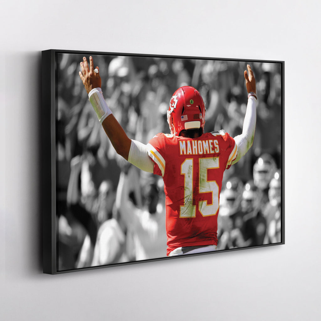 Patrick Mahomes Canvas Art – Touchdown NFL Wall Decor