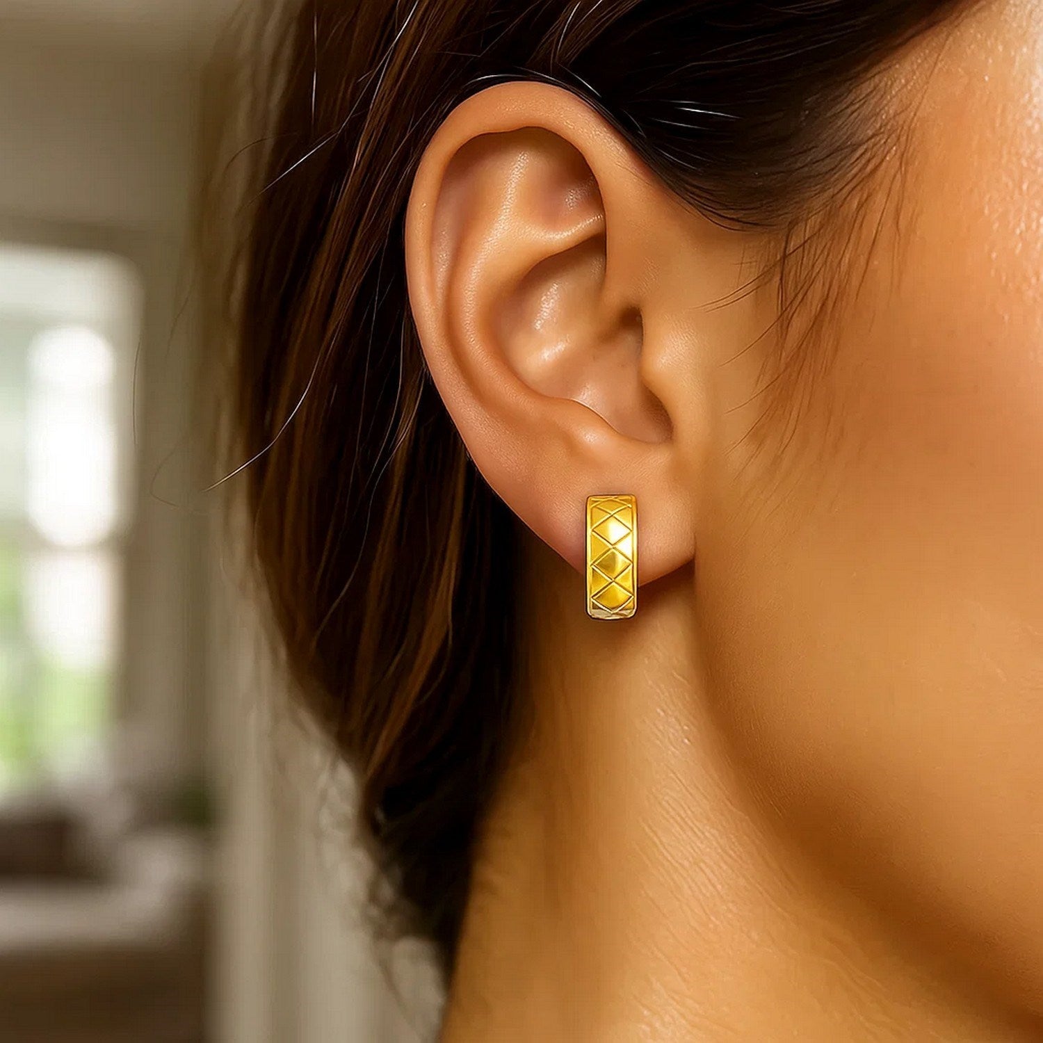 14k Two-Tone Gold Reversible Quilted Hinged Hoop Huggie Earrings