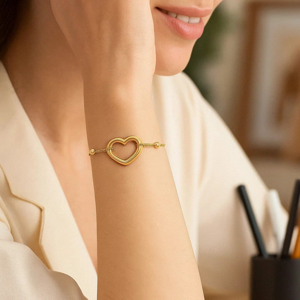 Adjustable Bracelet with Shiny Open Heart in 14k Yellow Gold (1.00 mm)