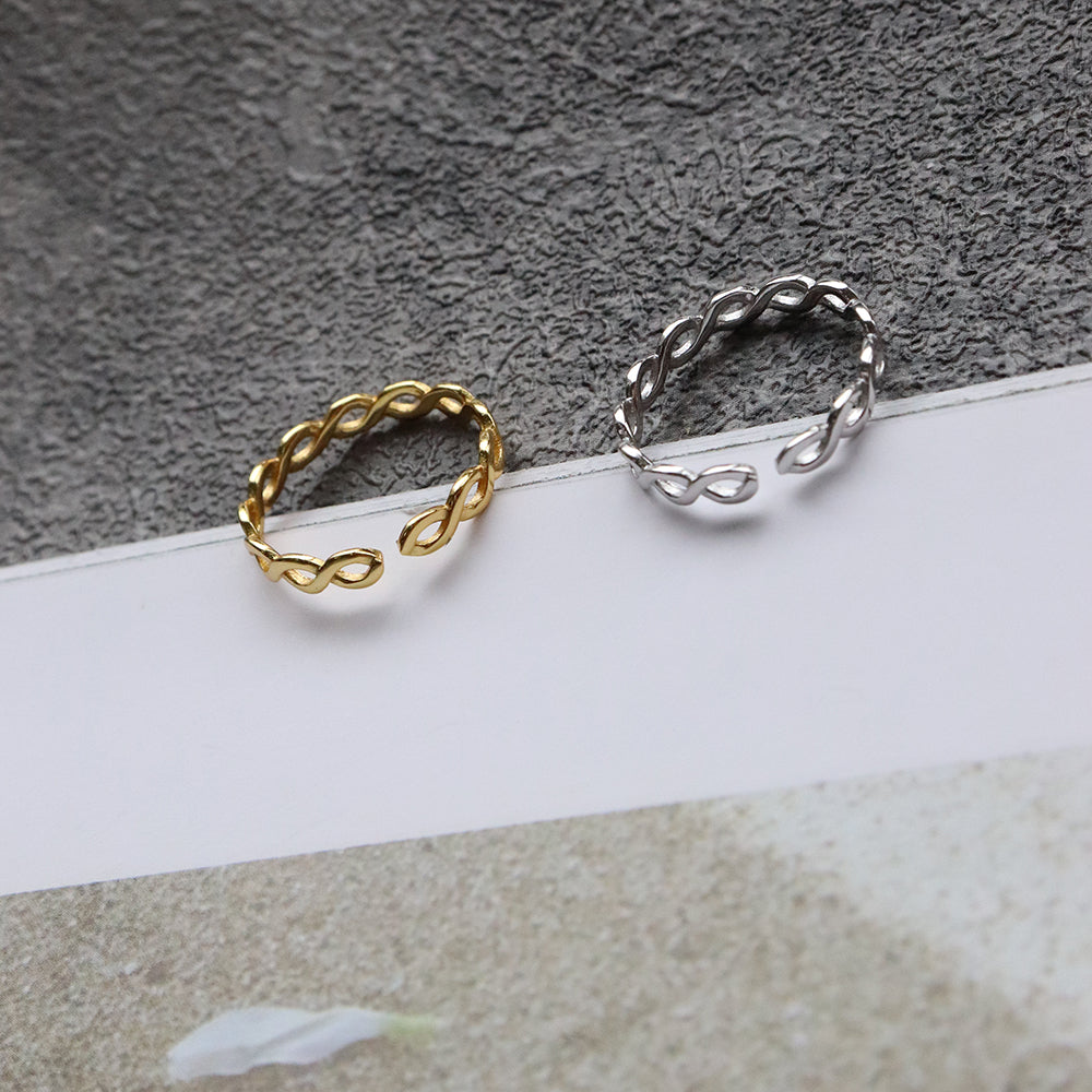LA DNA CHARM RING