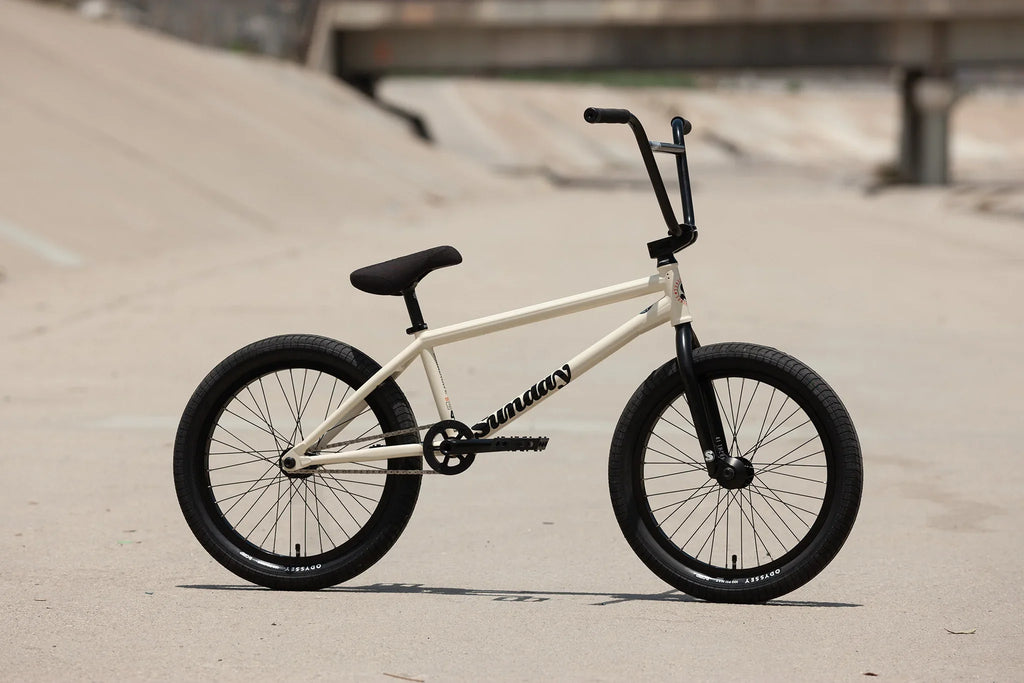Sunday 2022 Soundwave Cassette Special 21″ Gary Young Signature Complete BMX Bike RHD/LHD - Gloss Classic White