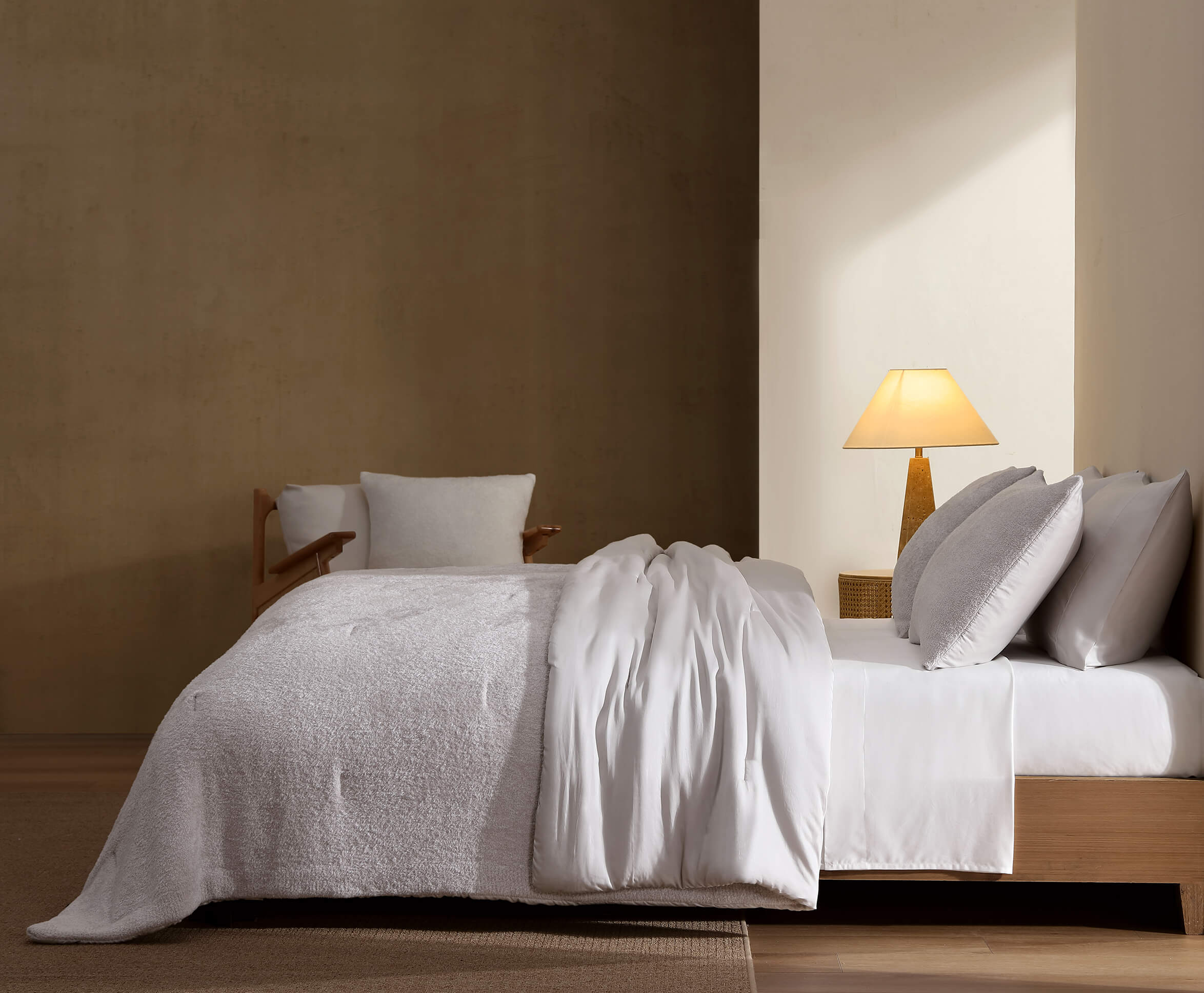 Cloud Silque Stitch Comforter