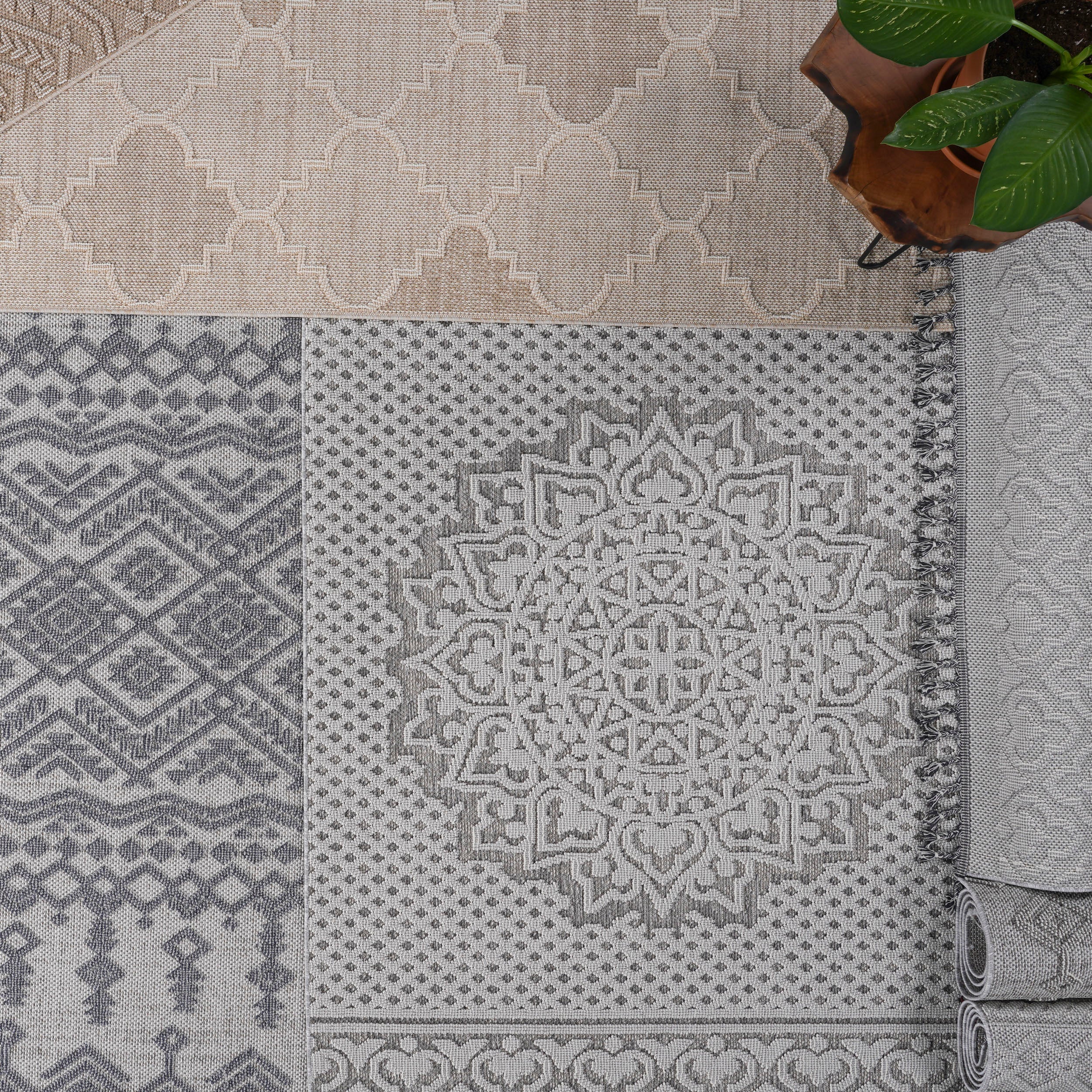 NAAR Guros Collection 2X8 Cream / Trellis Indoor / Outdoor Runner Rug