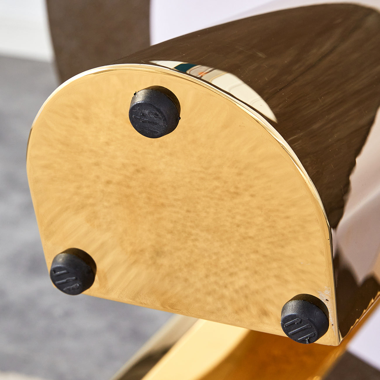 The 42-inch stainless steel gold-plated flamed granite round table with seating for 4 or 6 people is perfect for dining, entertaining, or as a conference table