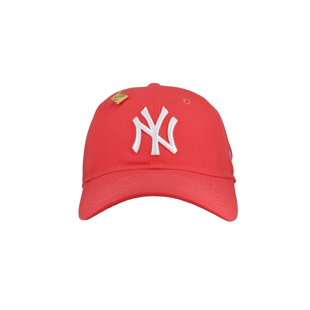 New York Yankees New Era 9Twenty Adjustable Hat (Coral)