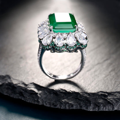 LuxeJewels™ - FrostÉmeraude  – Regal Emerald Statement Ring