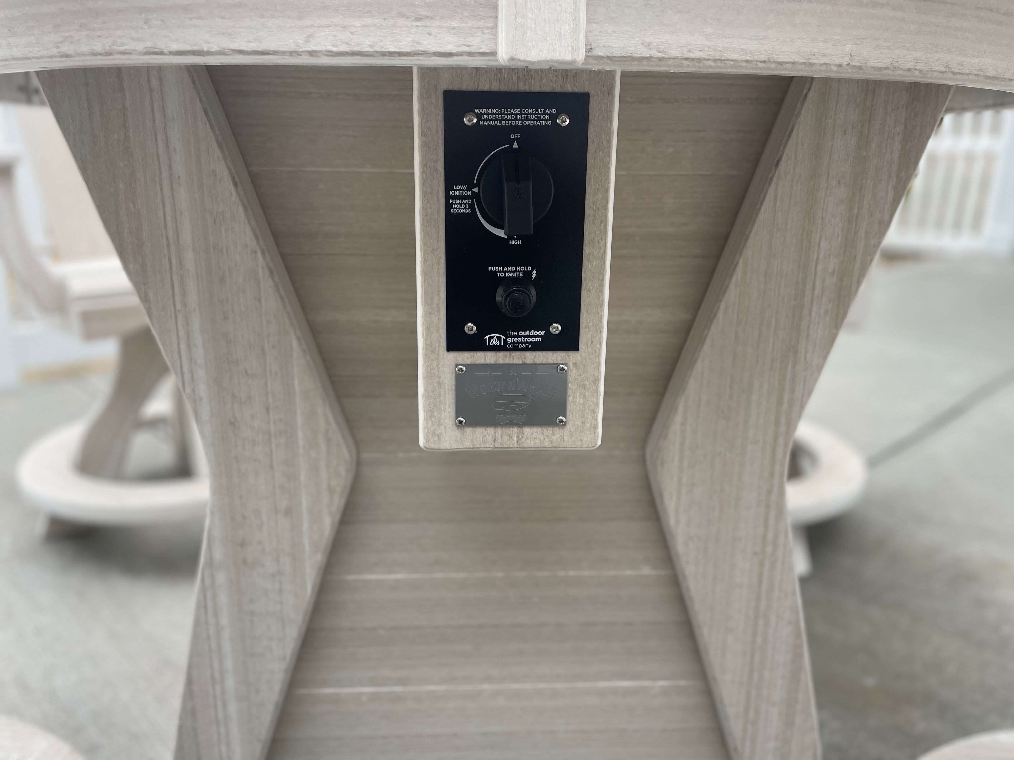 Shelly Round Fire Table