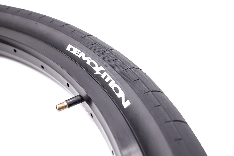 Demolition Momentum II Tire 29″x2.40 - Black Wall