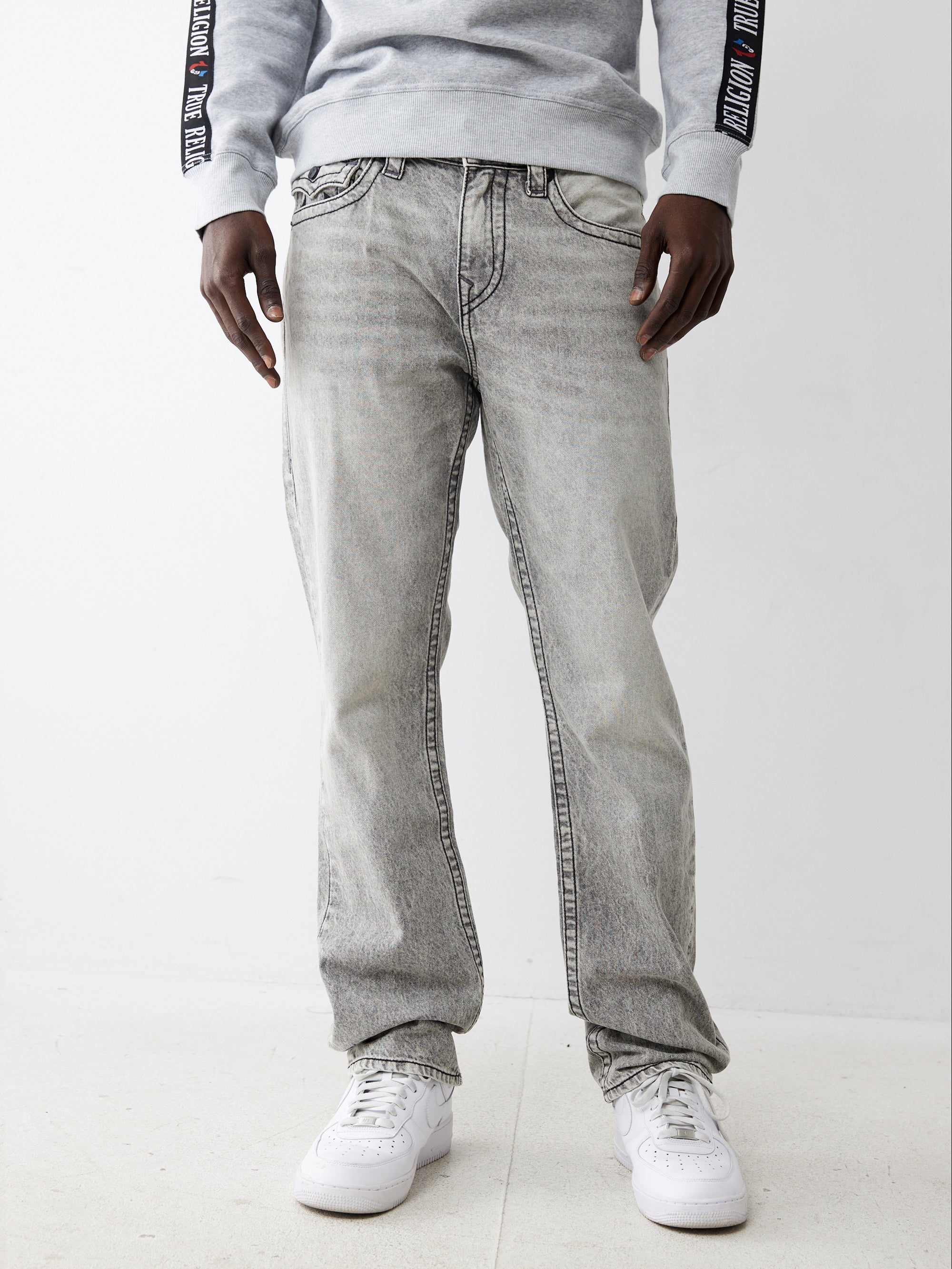 True Religion Ricky SN Flip Mesh Embro HS, 34inch