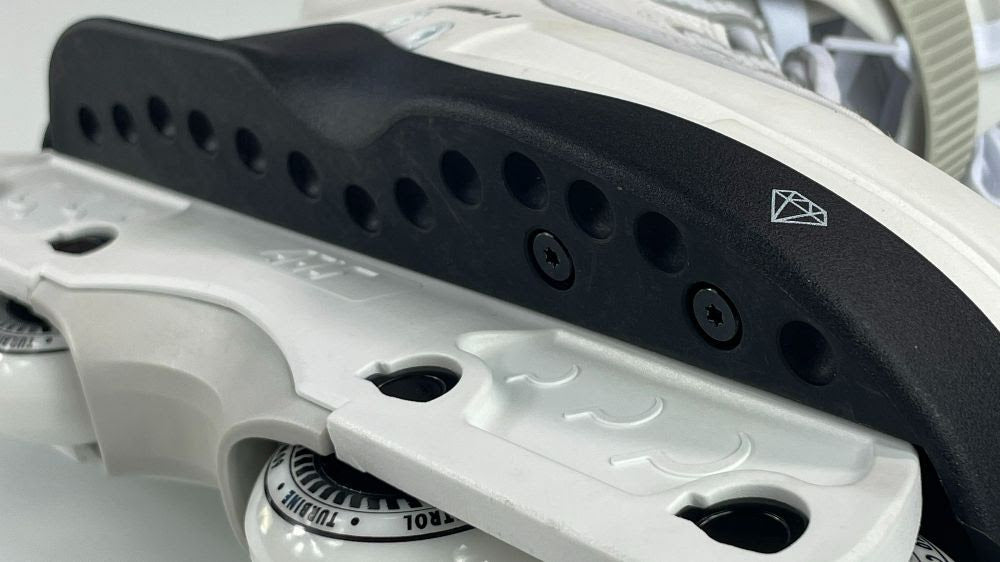 Razors Shima 3 Remastered Aggressive Inline Skate - White